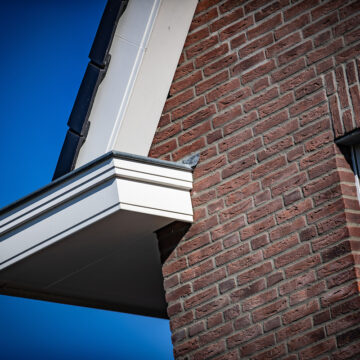 Traditionele goot met overstek