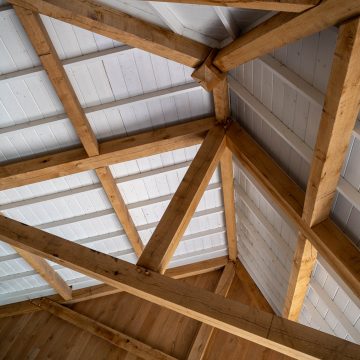 Smaakvolle eiken kapconstructie.