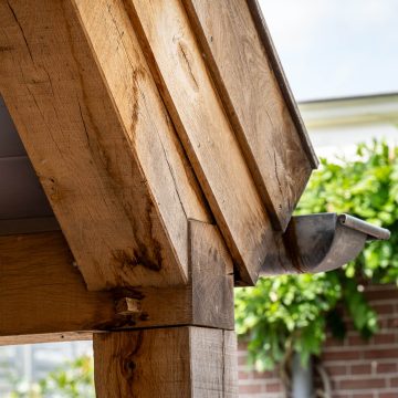 Eiken steunbalken, eiken dakafwerking.