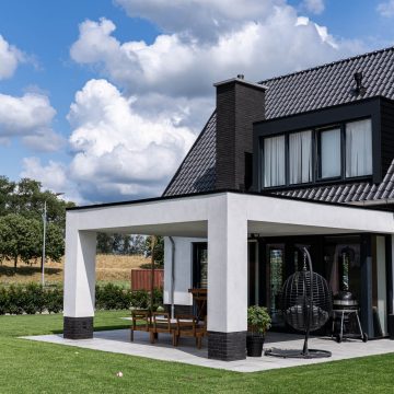 In stijl doorgetrokken buitenruimte.