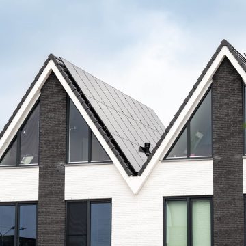 Zonnepanelen over het volledige dak
